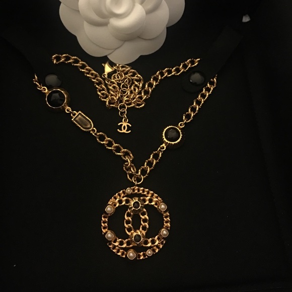 💯 Guaranteed Authentic 18K gold Chanel Necklace - Picture 2 of 8